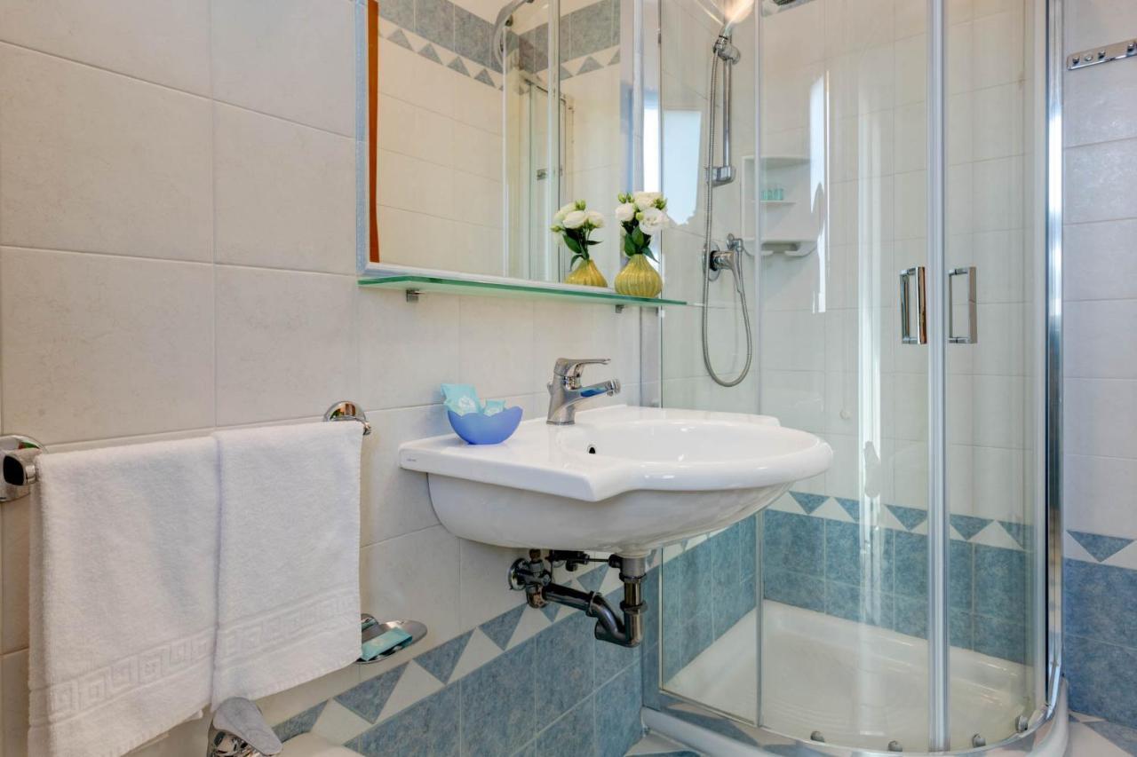 לידו די ג'סולו Hotel Garni San Carlo מראה חיצוני תמונה